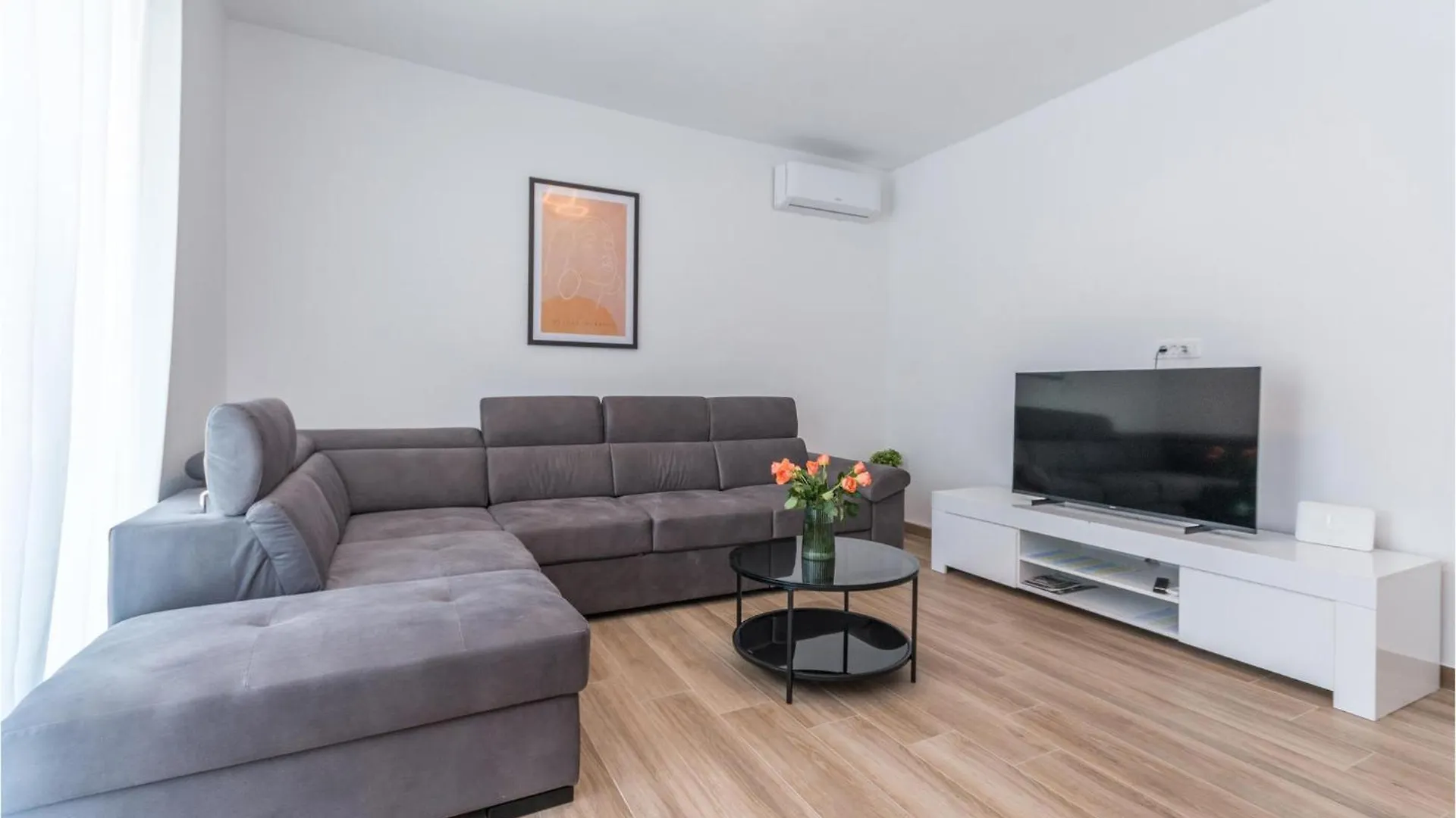 4 Bedroom Lovely Home In Donje Rastane 0*,  Croatia