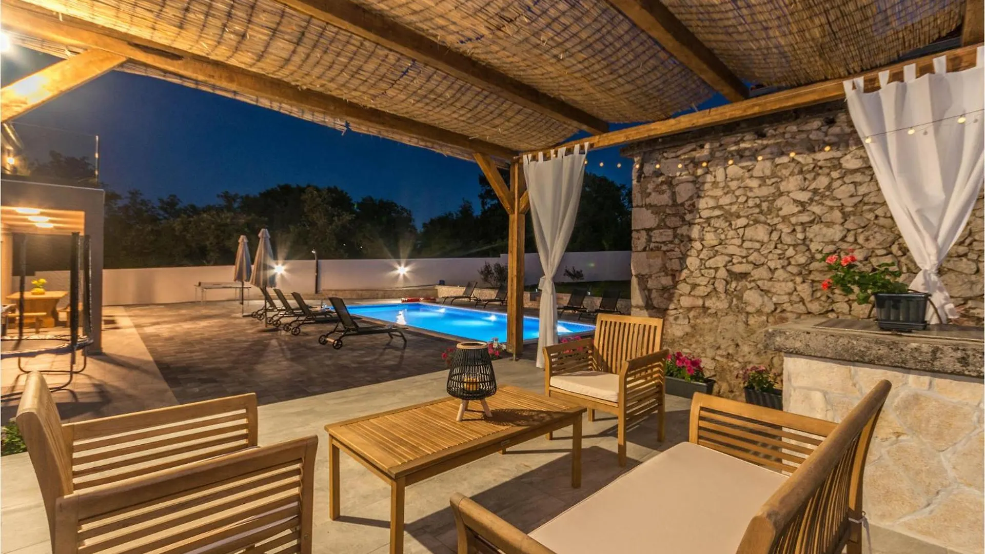 Holiday home 4 Bedroom Lovely Home In Donje Rastane Croatia