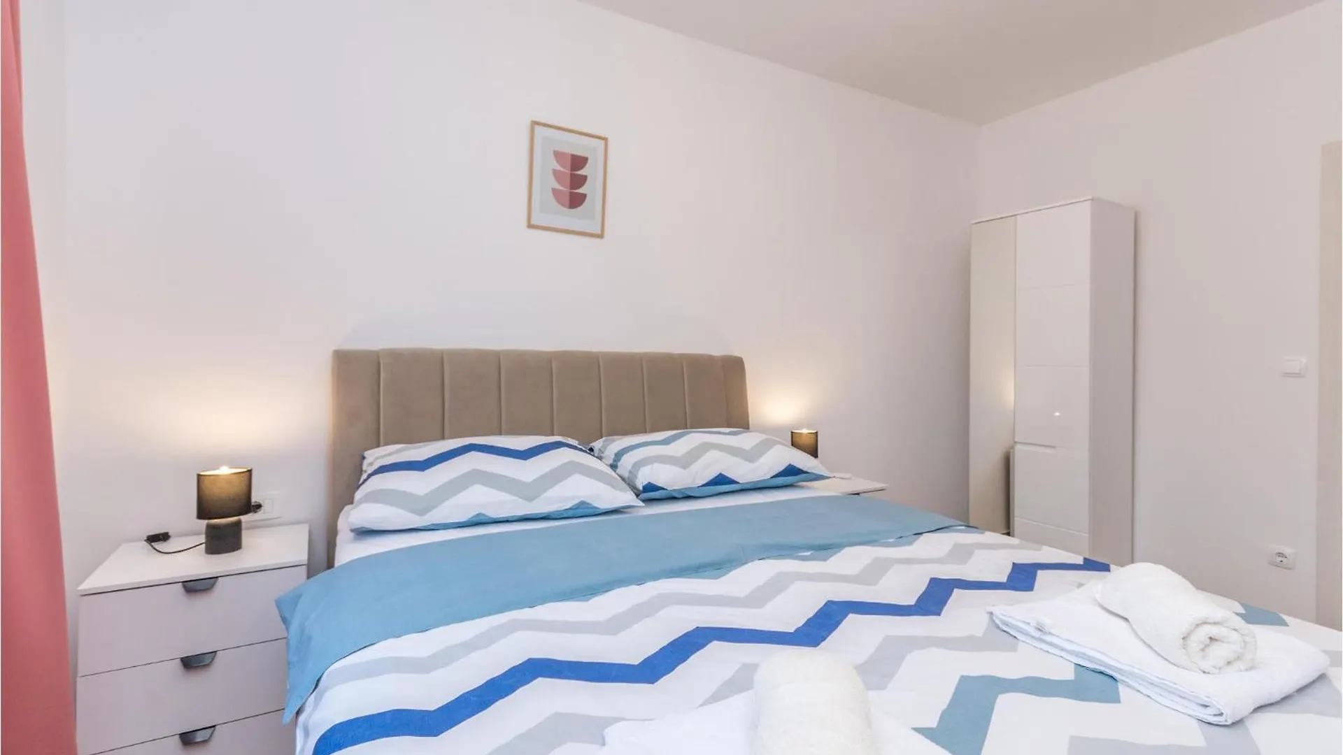 4 Bedroom Lovely Home In Donje Rastane 0*,  Croatia
