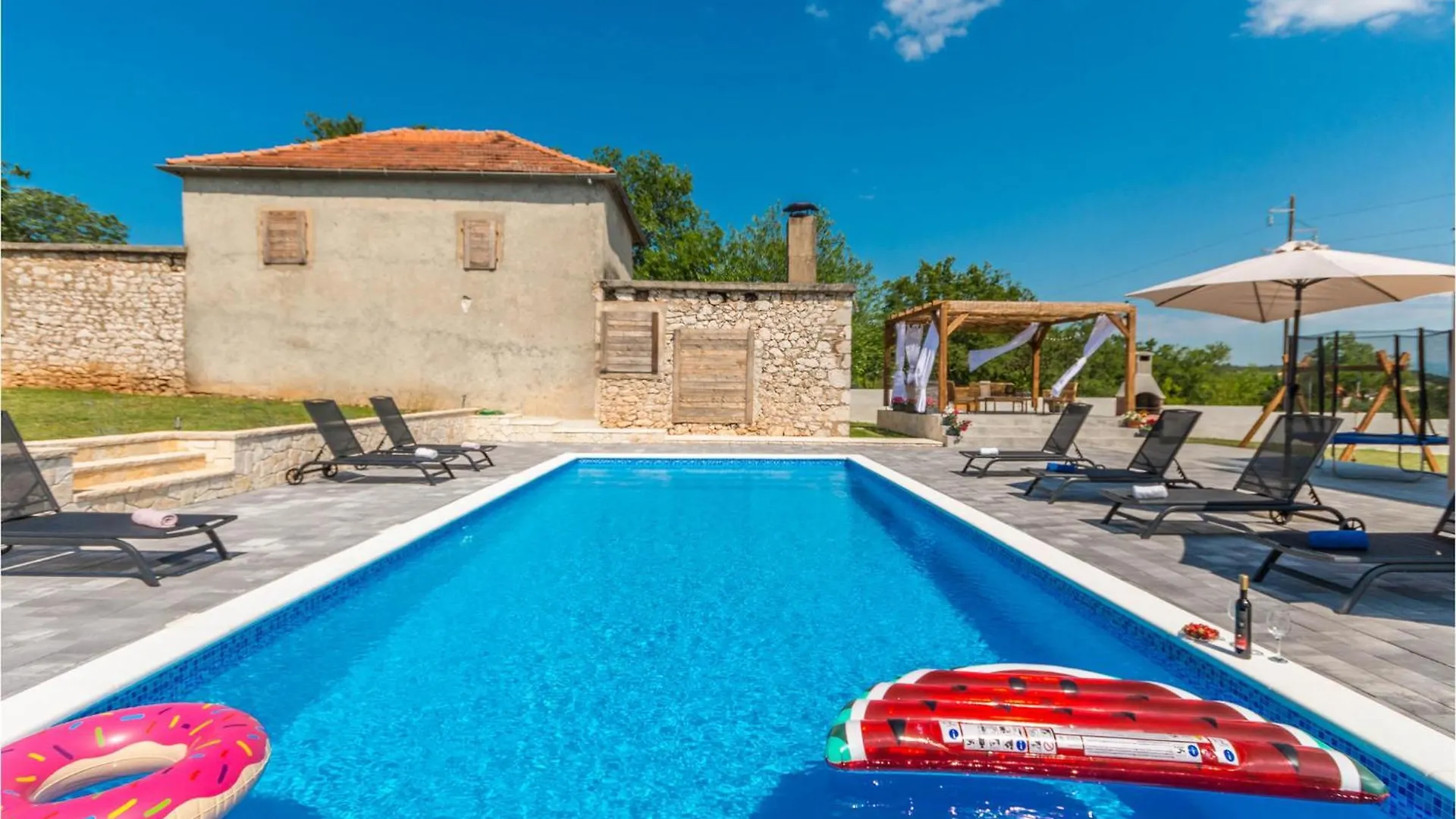 4 Bedroom Lovely Home In Donje Rastane 0*,  Croatia
