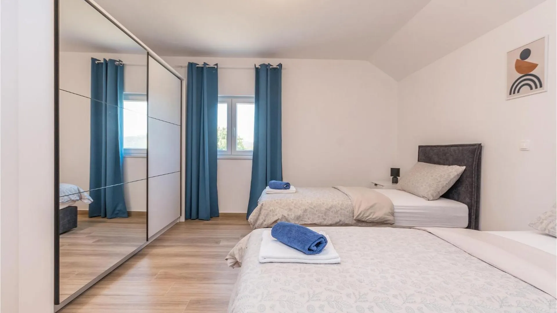 4 Bedroom Lovely Home In Donje Rastane Holiday home
