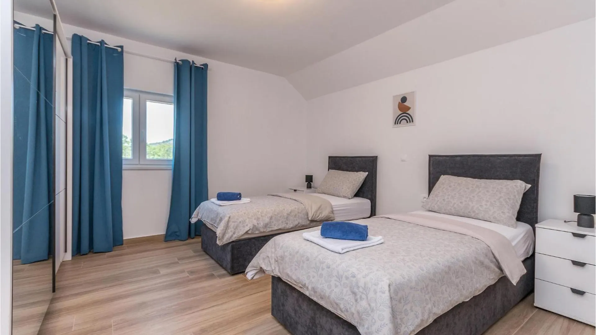 Holiday home 4 Bedroom Lovely Home In Donje Rastane Croatia